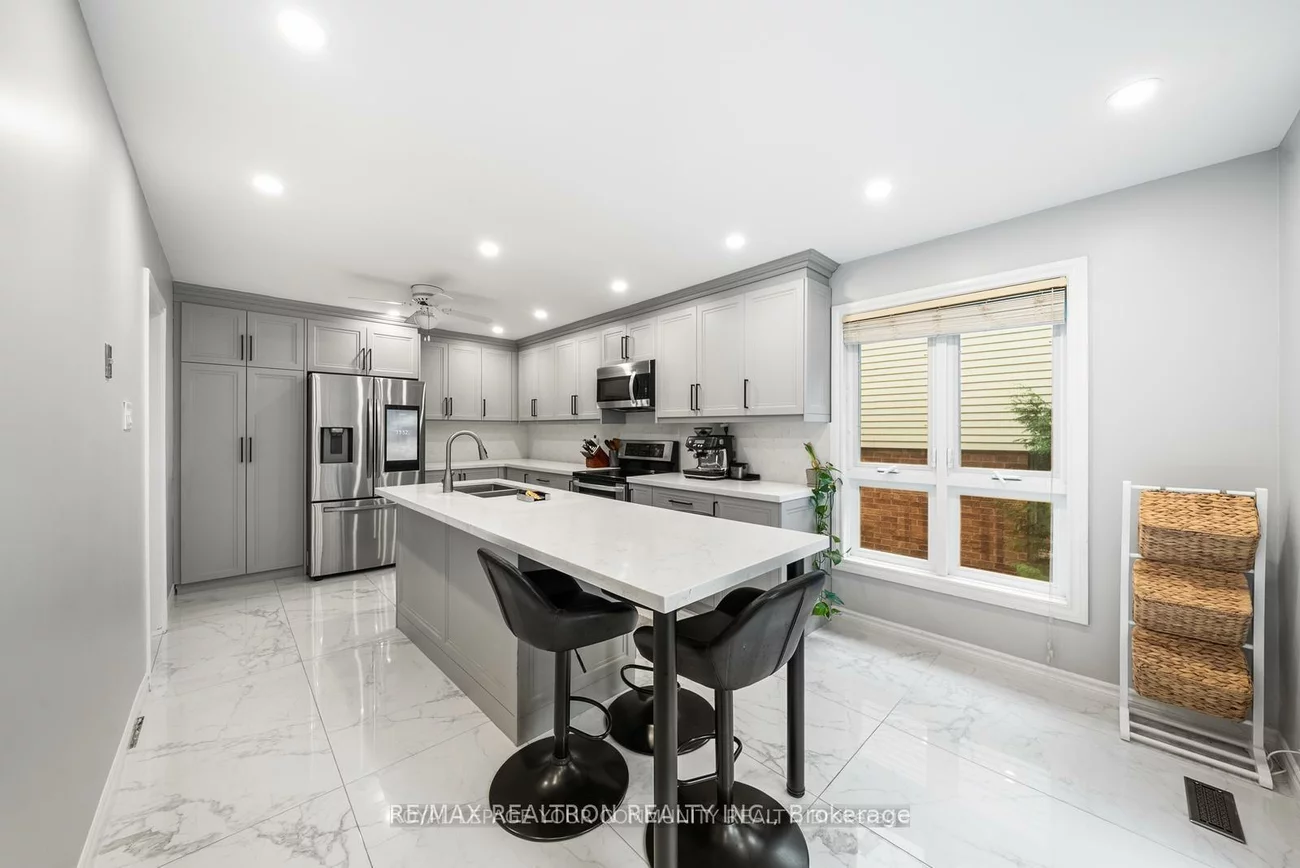 235, Kemano, Aurora Heights, Aurora