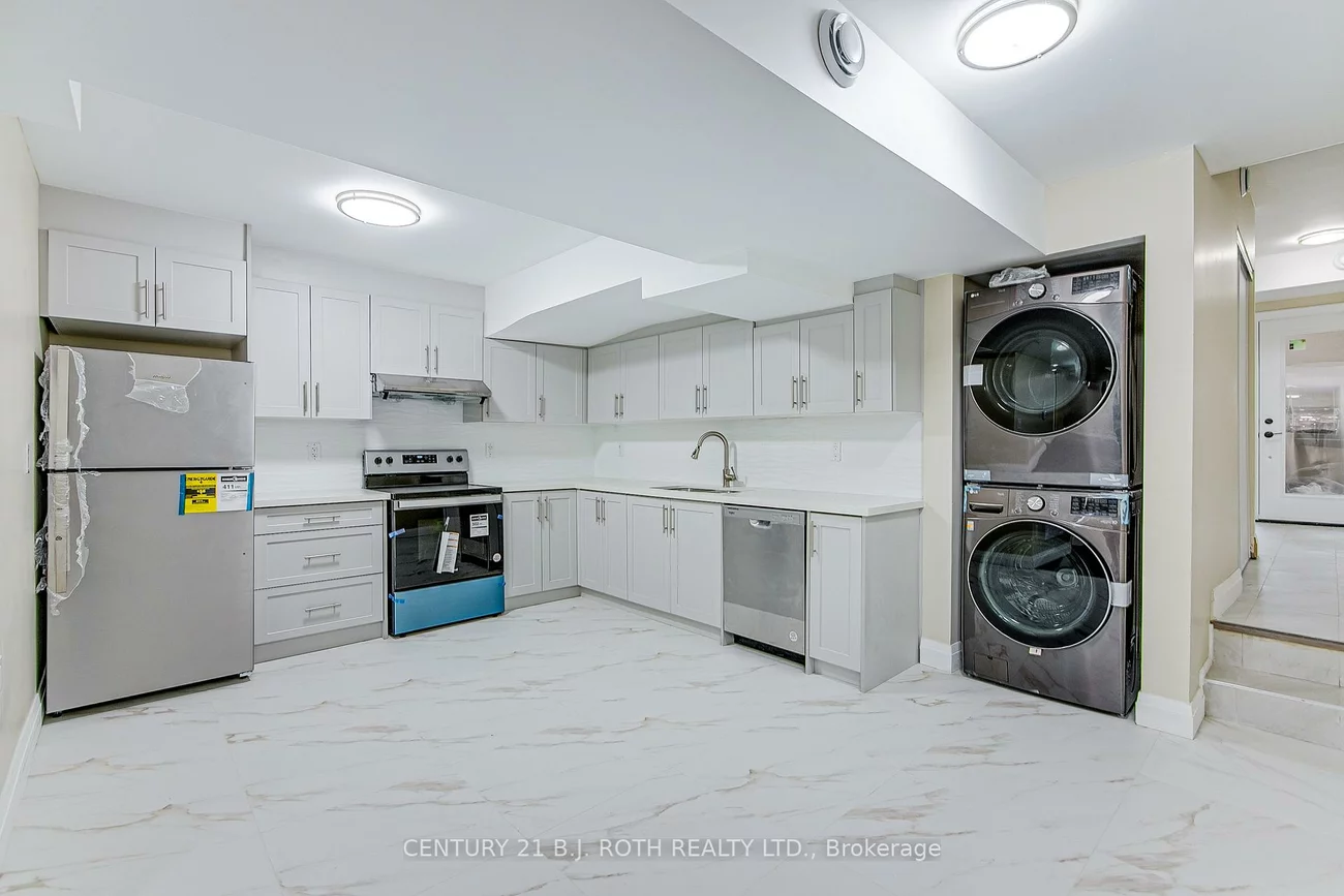 82, Peel, Wellington, Barrie