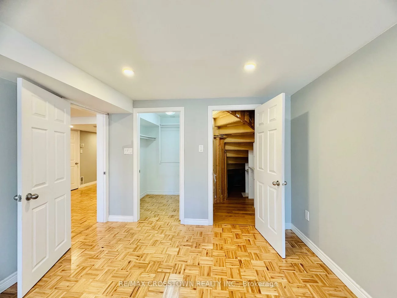 22, Grand Forest, Bayshore, Barrie