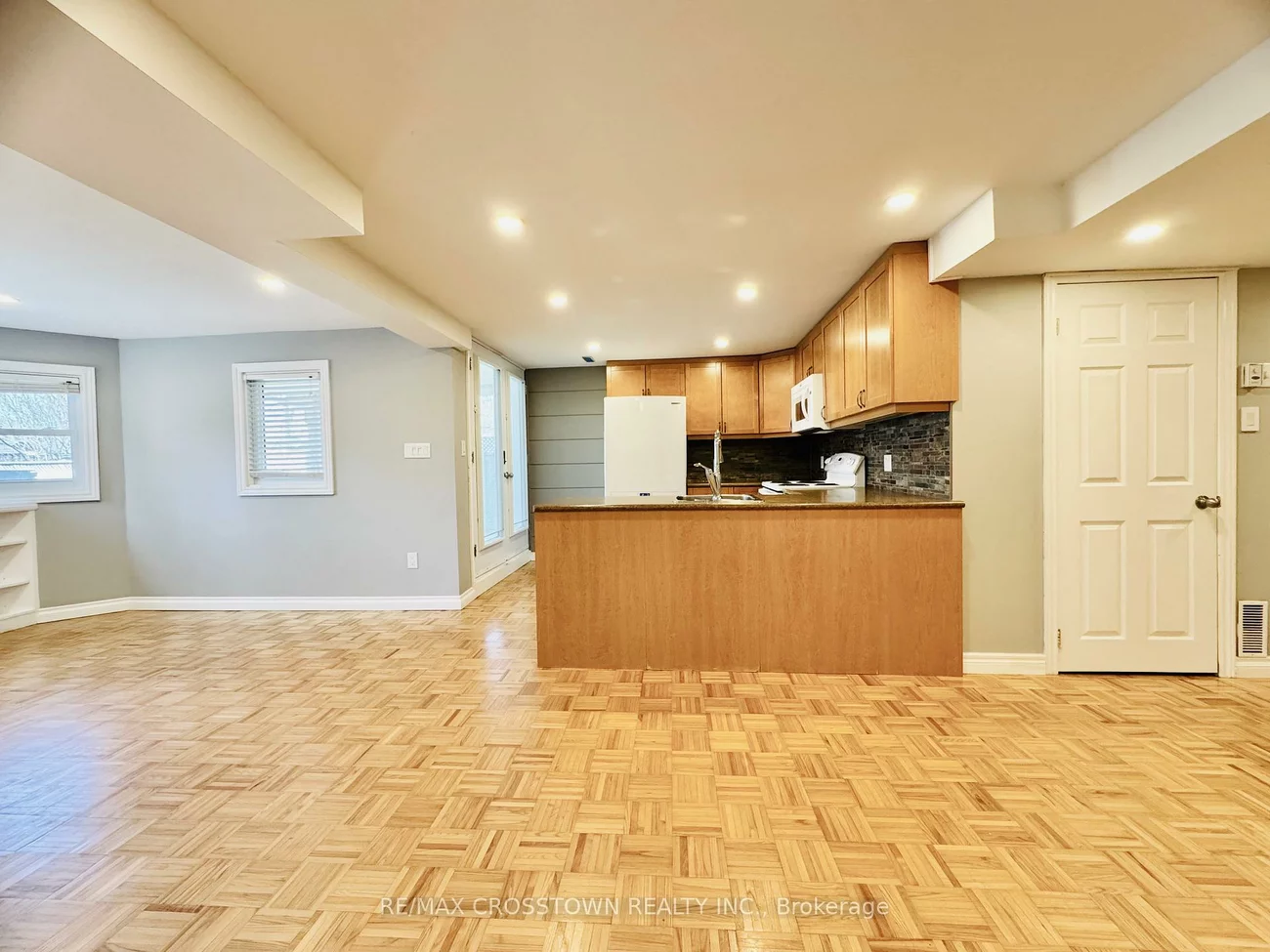 22, Grand Forest, Bayshore, Barrie