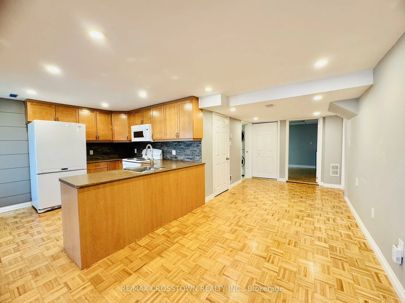 22, Grand Forest, Bayshore, Barrie