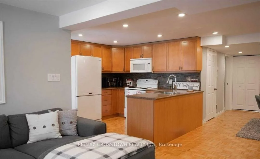 22, Grand Forest, Bayshore, Barrie