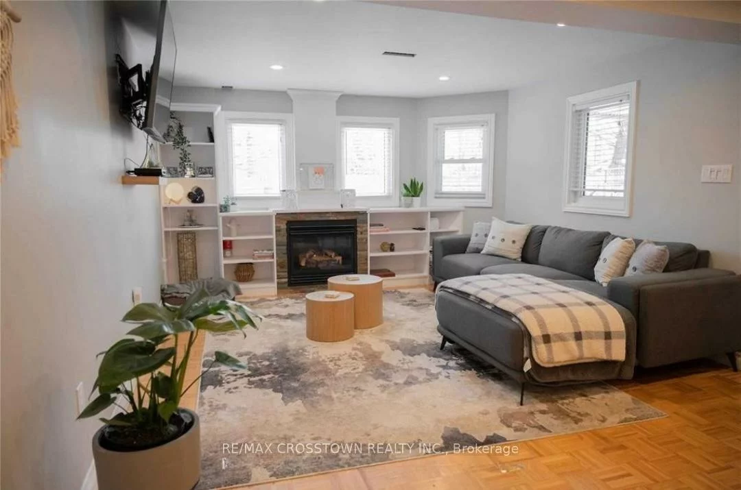 22, Grand Forest, Bayshore, Barrie