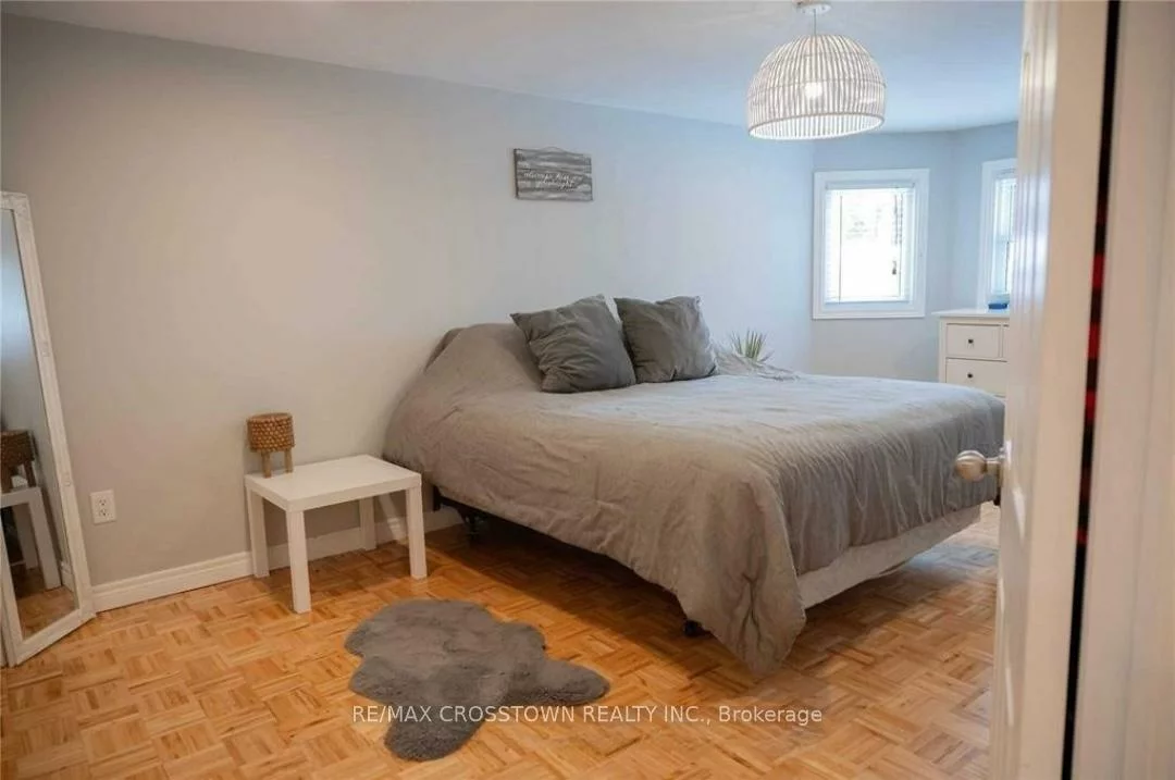 22, Grand Forest, Bayshore, Barrie