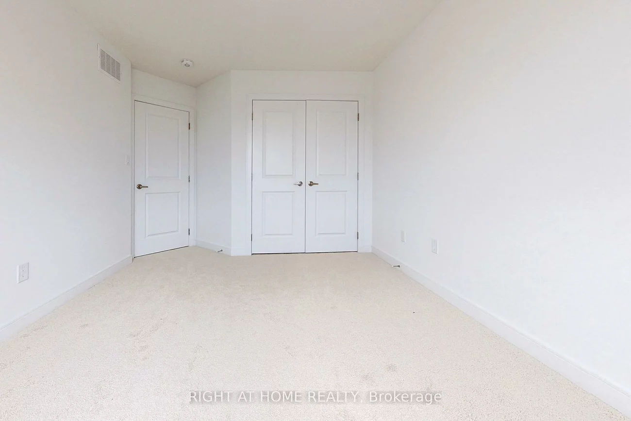 68, Blue Forest, Innis-Shore, Barrie