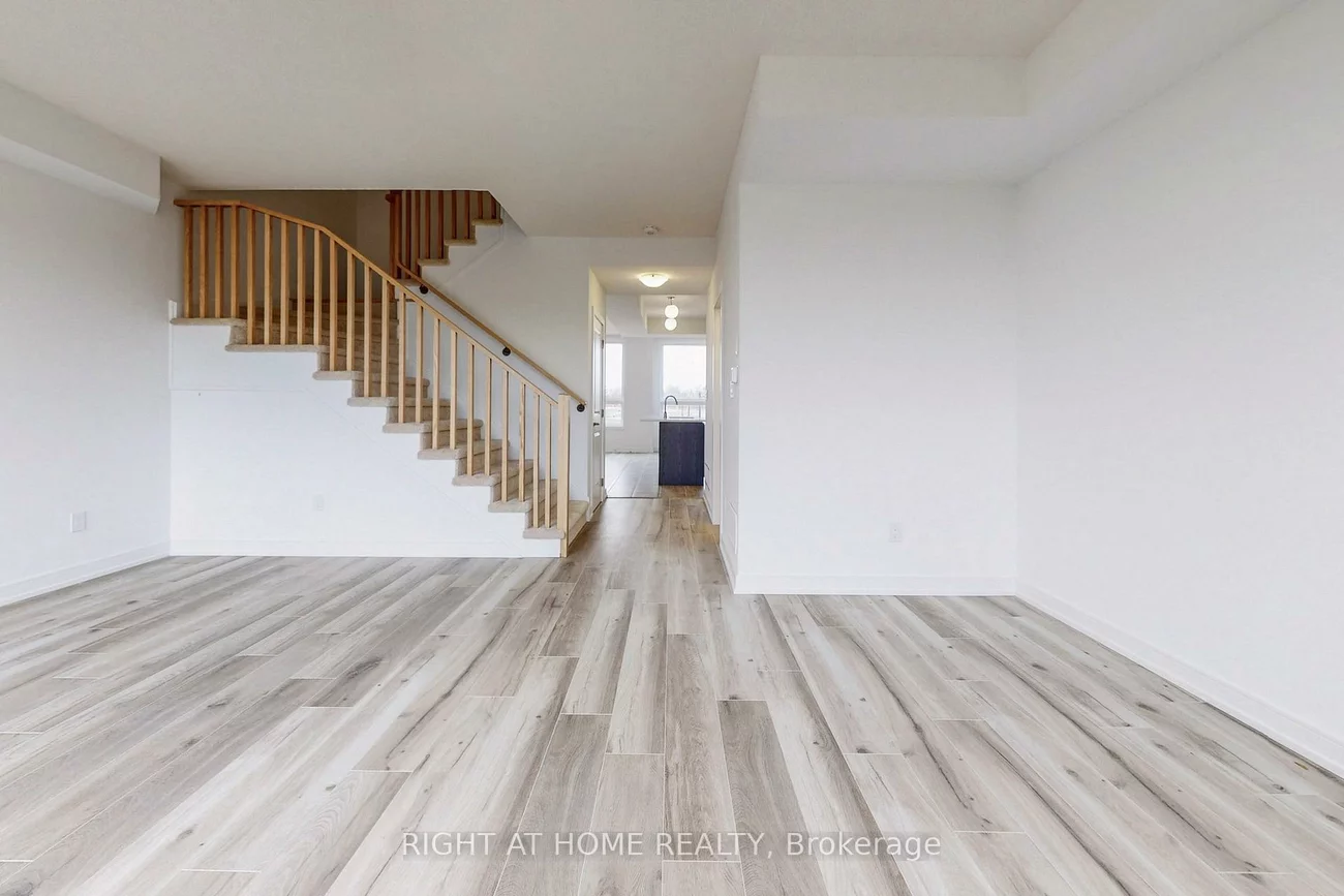 68, Blue Forest, Innis-Shore, Barrie