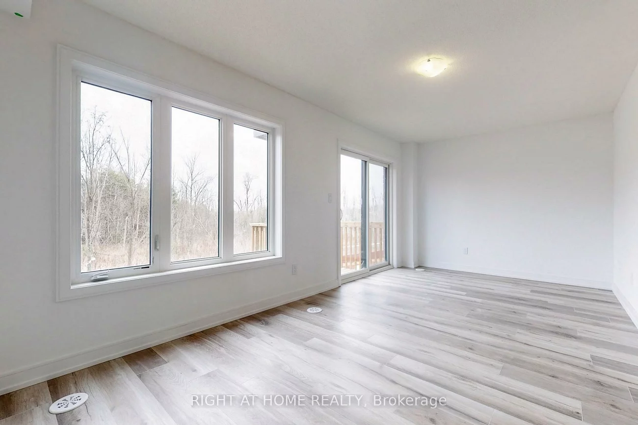 68, Blue Forest, Innis-Shore, Barrie