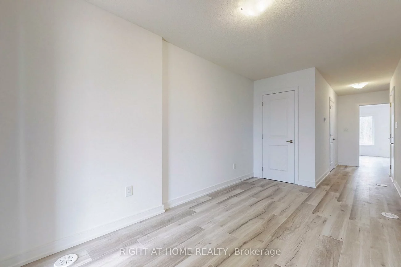 68, Blue Forest, Innis-Shore, Barrie