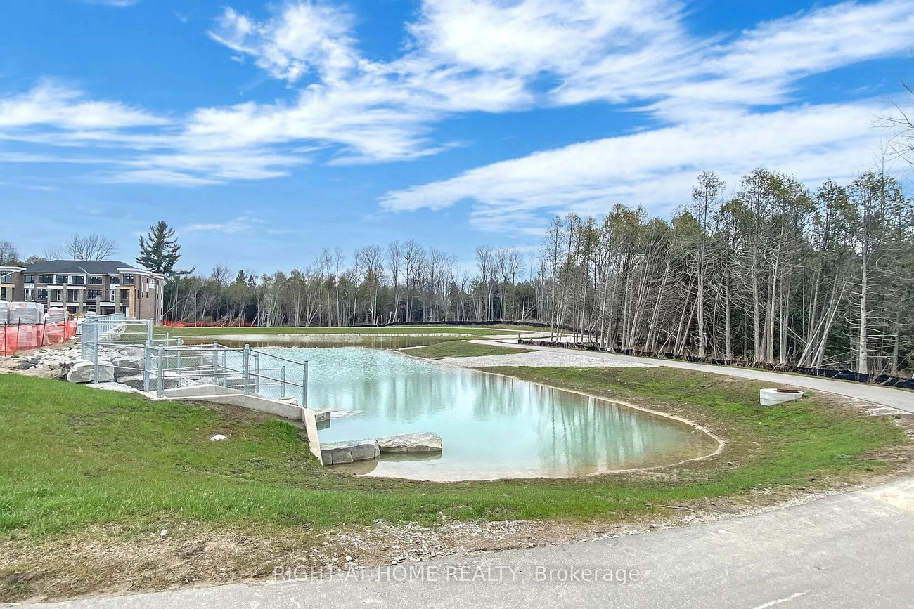 68, Blue Forest, Innis-Shore, Barrie