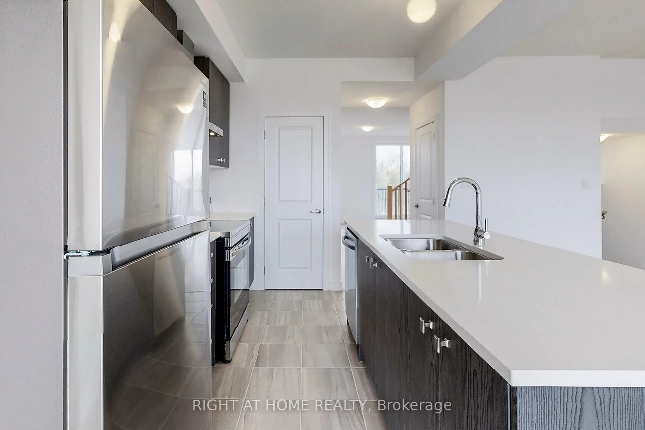 68, Blue Forest, Innis-Shore, Barrie