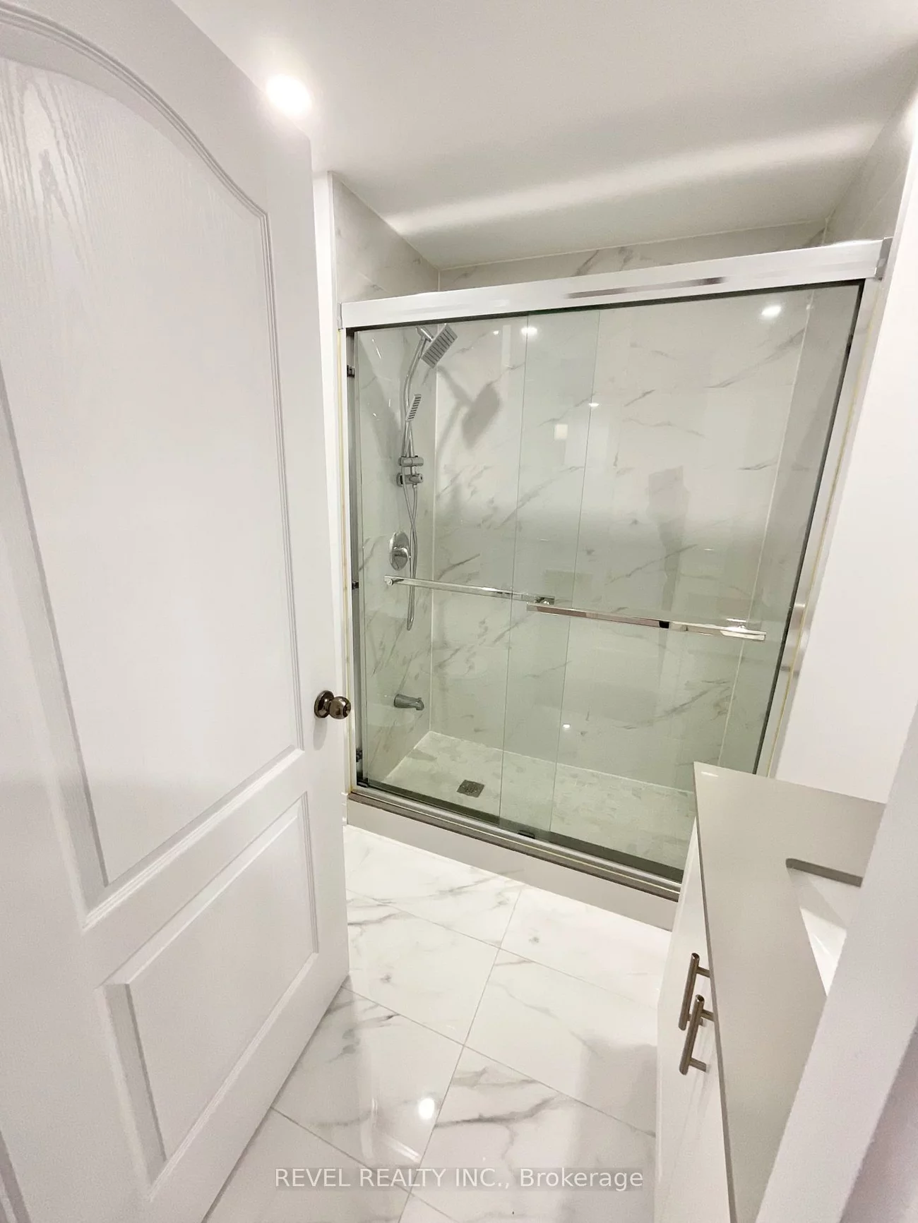 54, Golden Meadow, Bayshore, Barrie