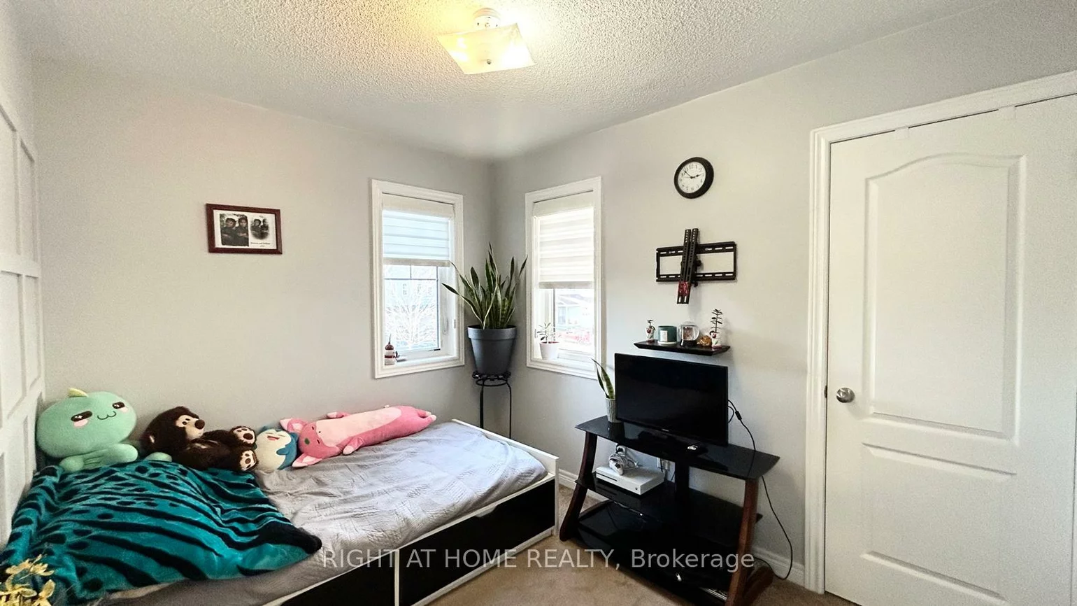 10, Pearcey, West Bayfield, Barrie