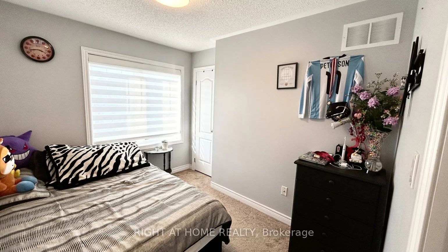 10, Pearcey, West Bayfield, Barrie