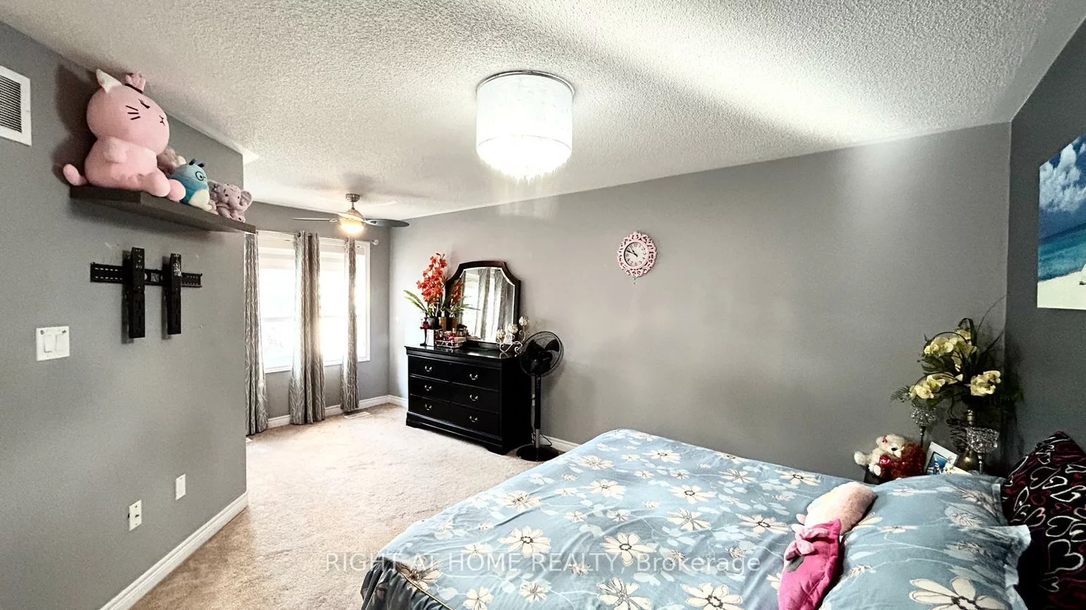 10, Pearcey, West Bayfield, Barrie