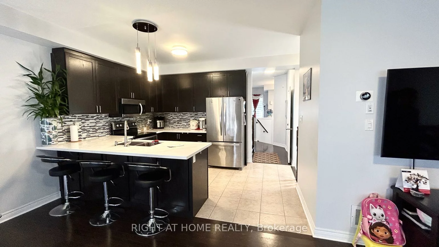10, Pearcey, West Bayfield, Barrie
