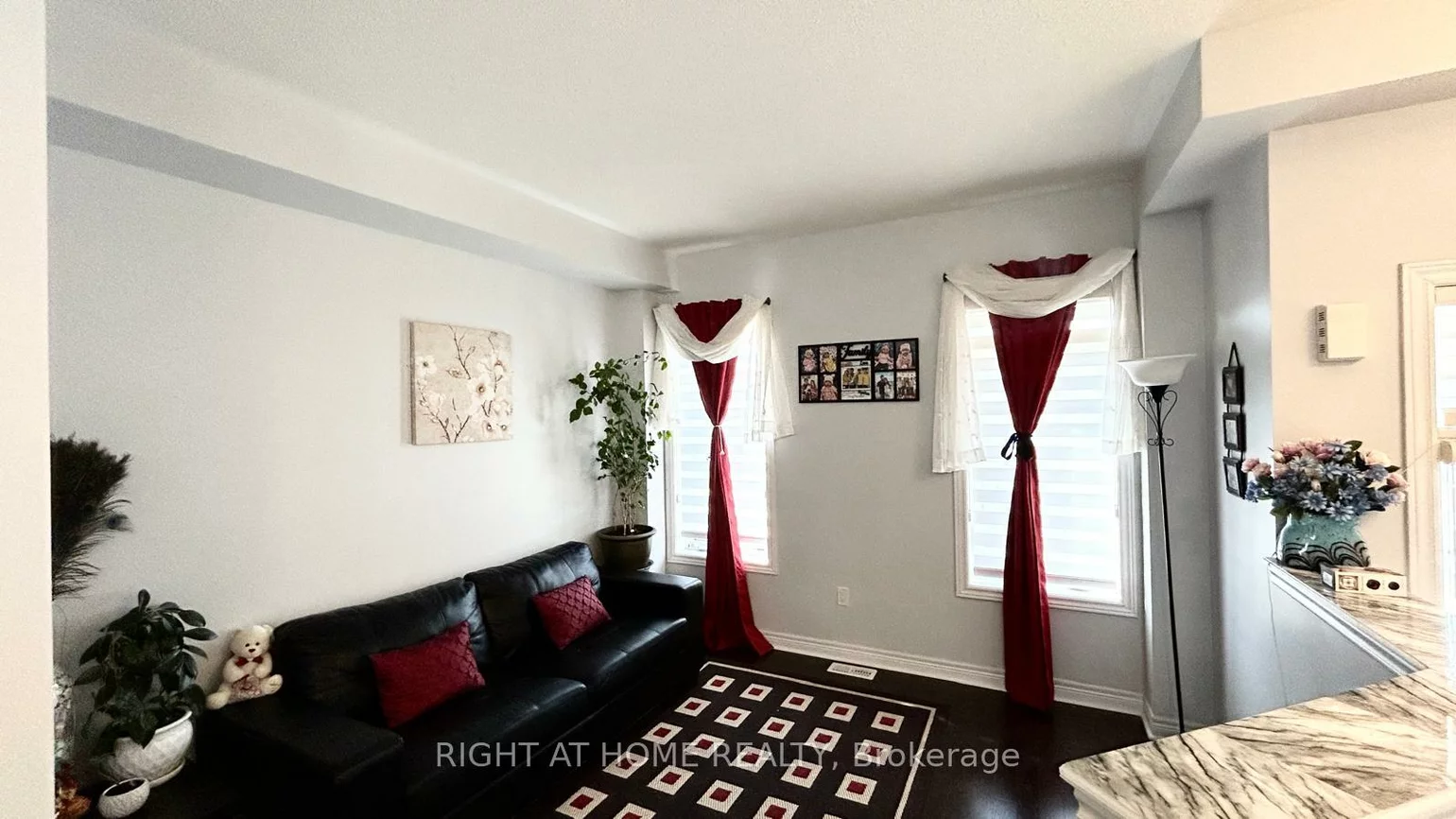 10, Pearcey, West Bayfield, Barrie