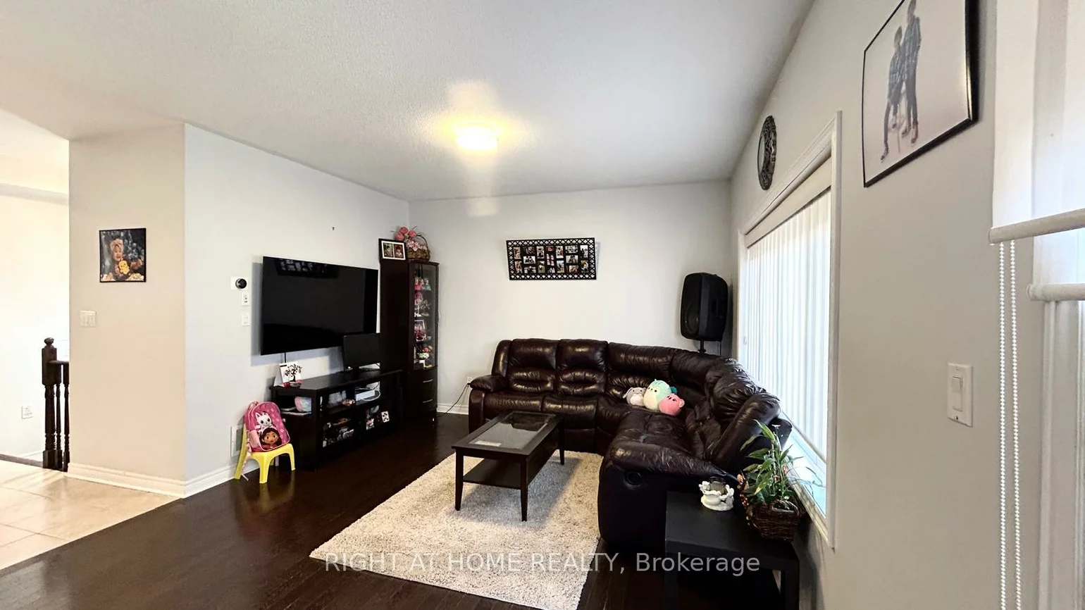 10, Pearcey, West Bayfield, Barrie