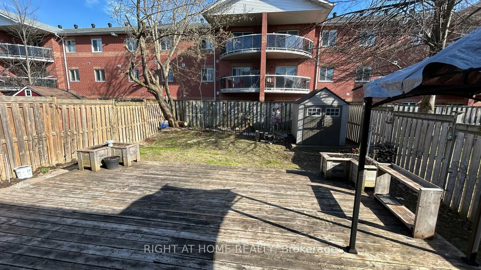 10, Pearcey, West Bayfield, Barrie