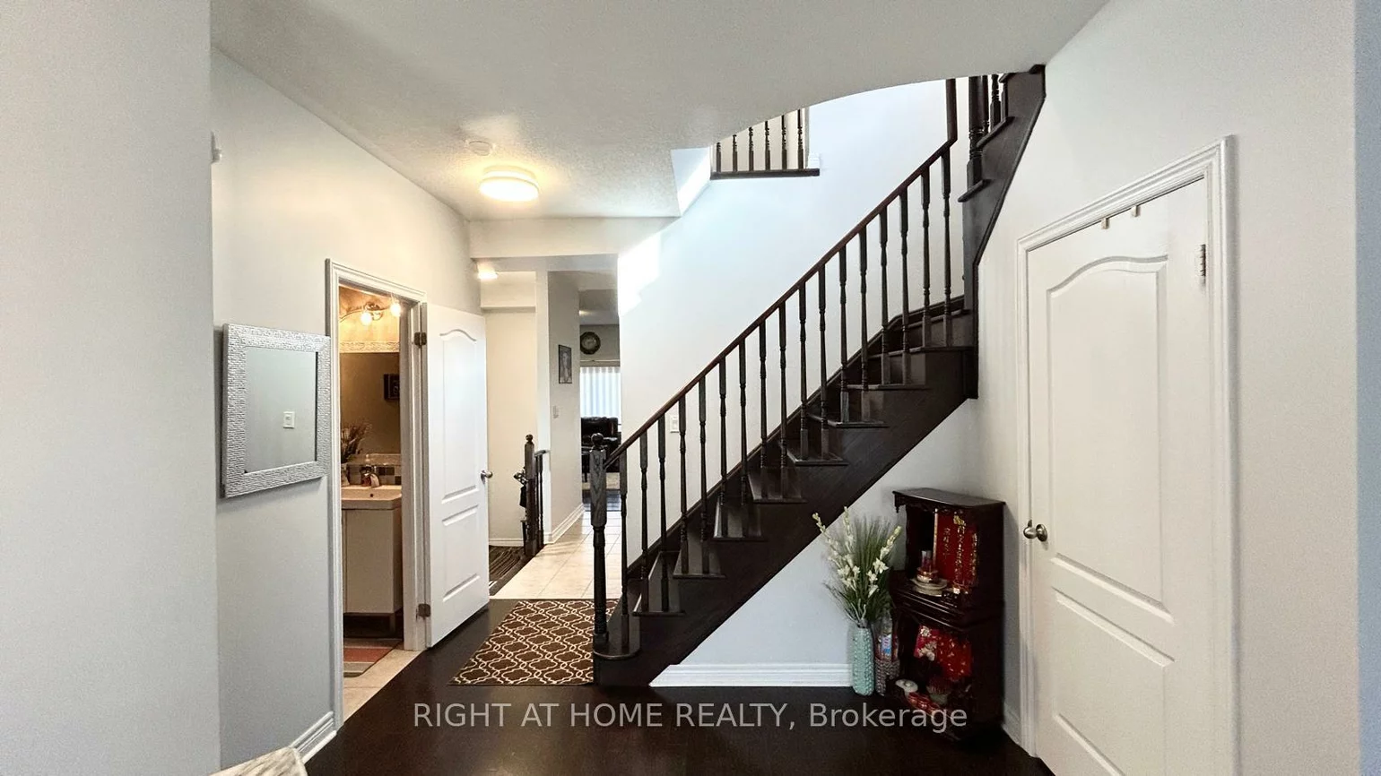 10, Pearcey, West Bayfield, Barrie