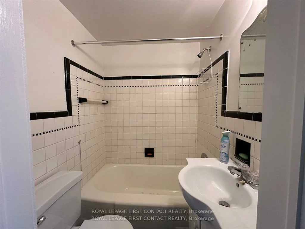 44, Toronto, City Centre, Barrie