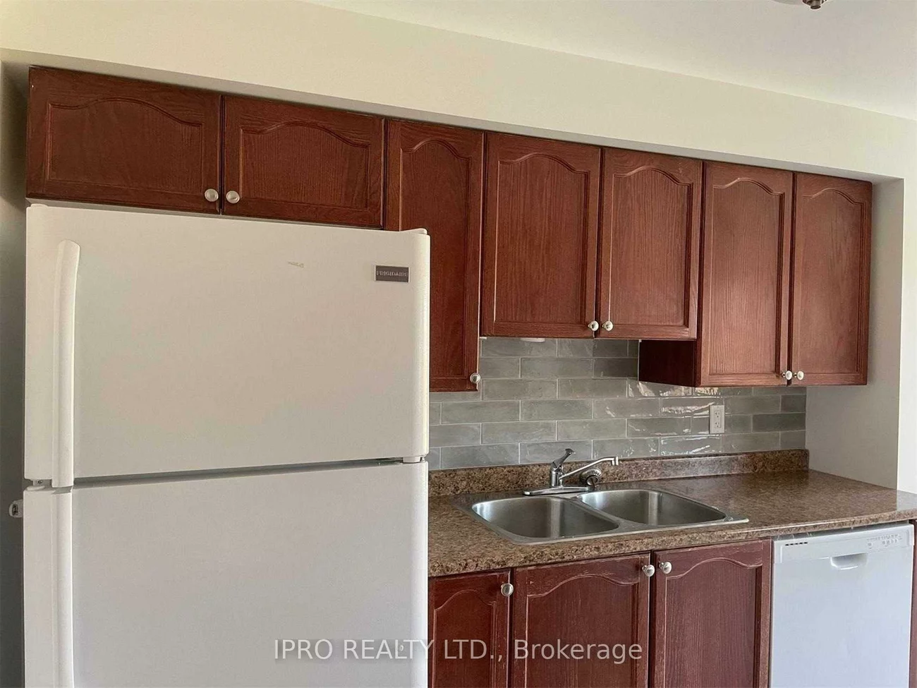 21, Majesty, Innis-Shore, Barrie