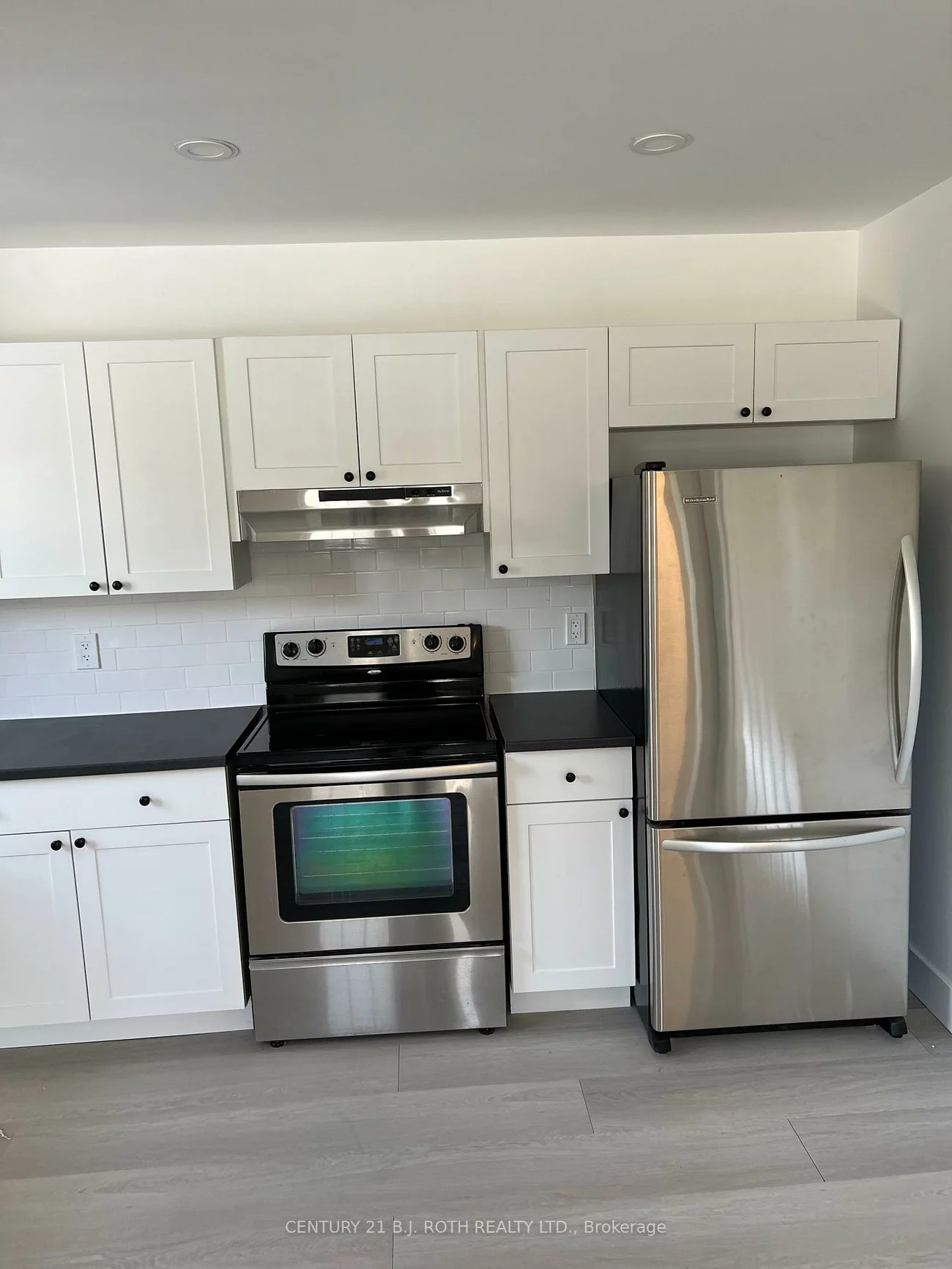 108, Maple, Queen's Park, Barrie