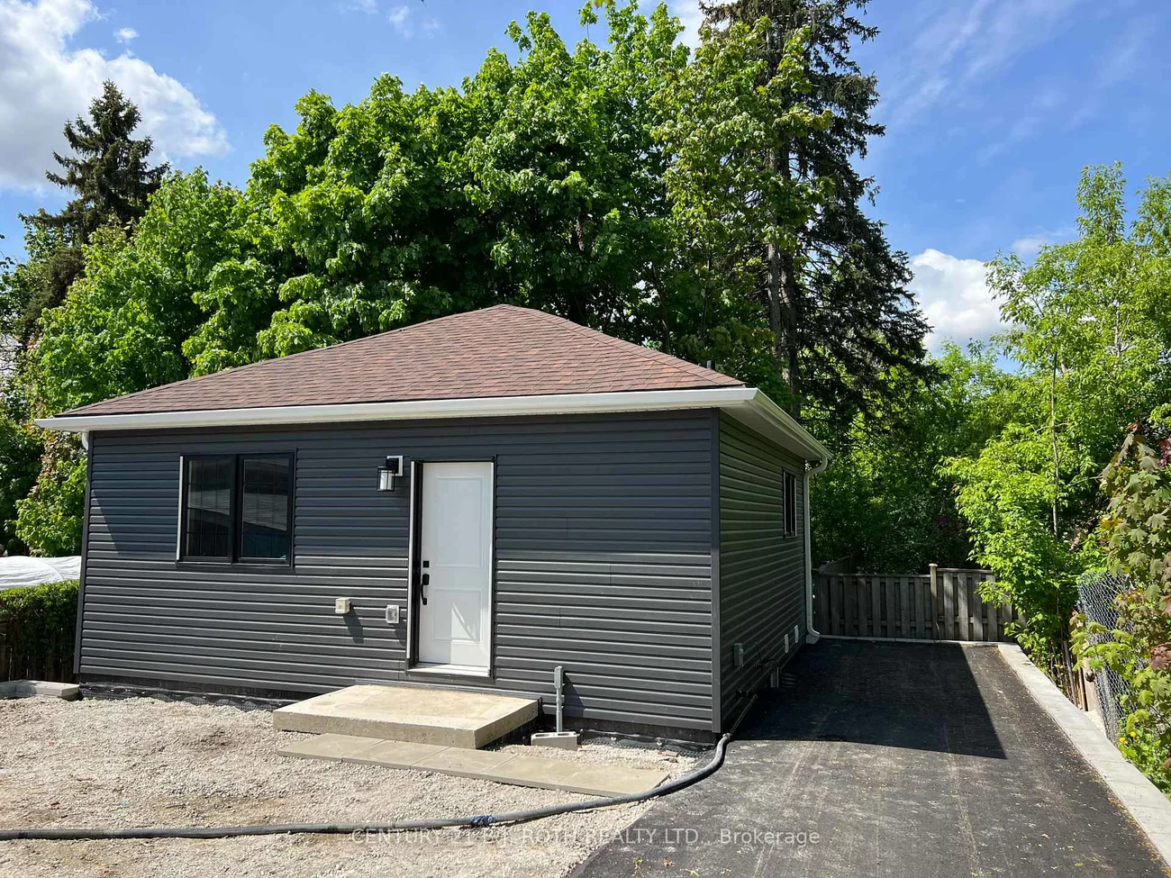 108, Maple, Queen's Park, Barrie