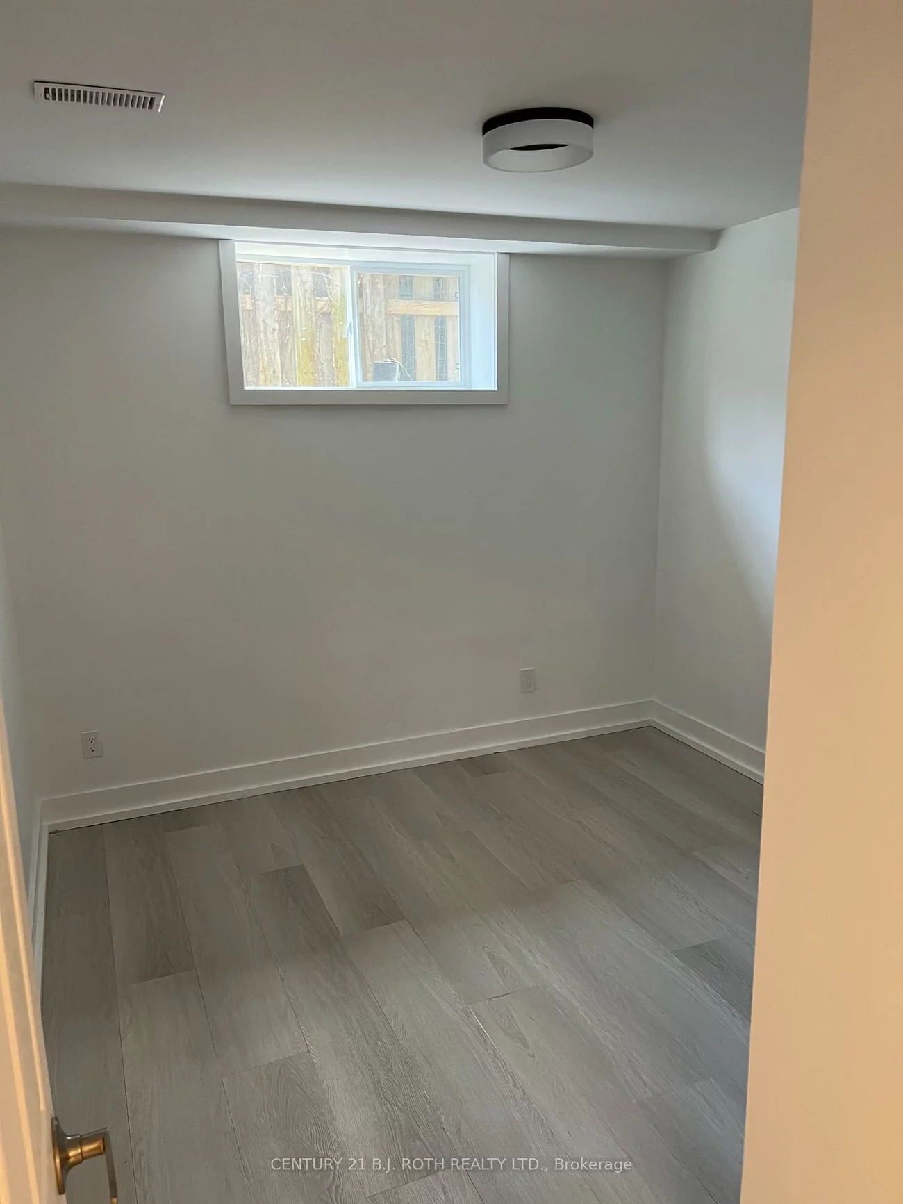108, Maple, Queen's Park, Barrie