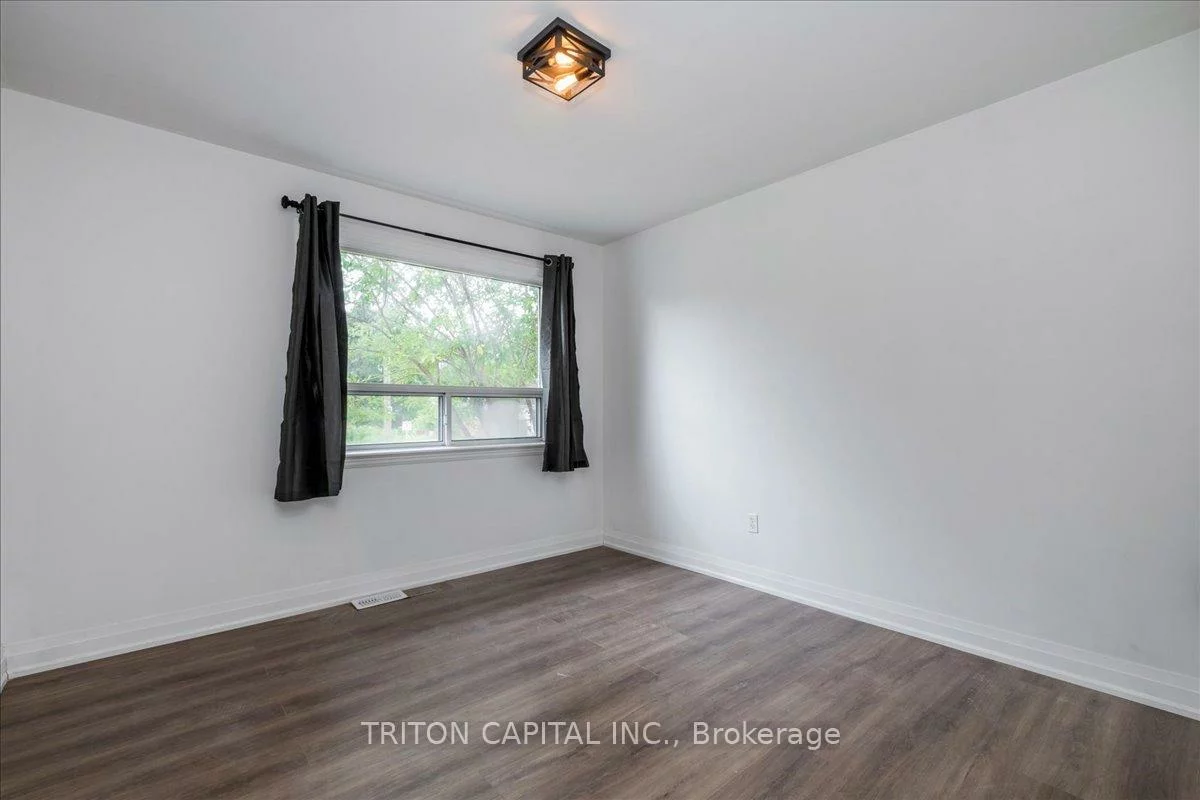 54, Henry, Lakeshore, Barrie