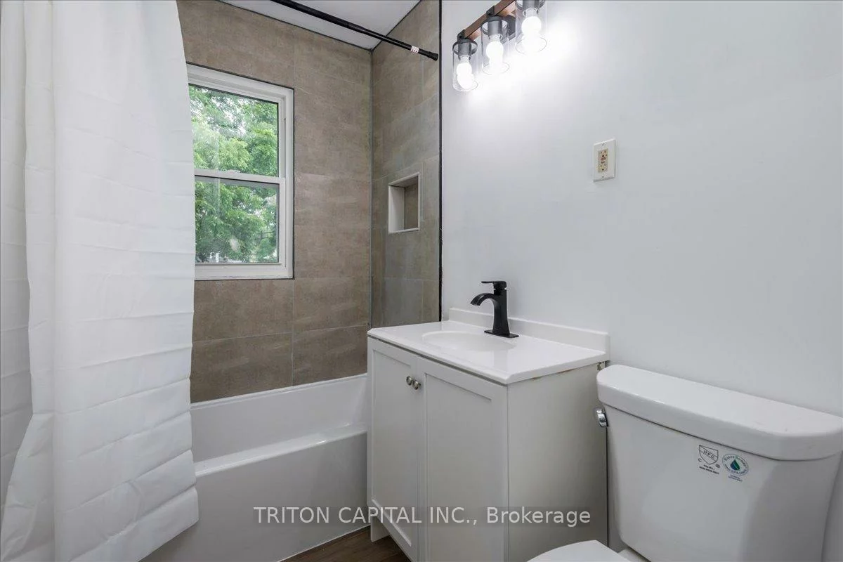 54, Henry, Lakeshore, Barrie