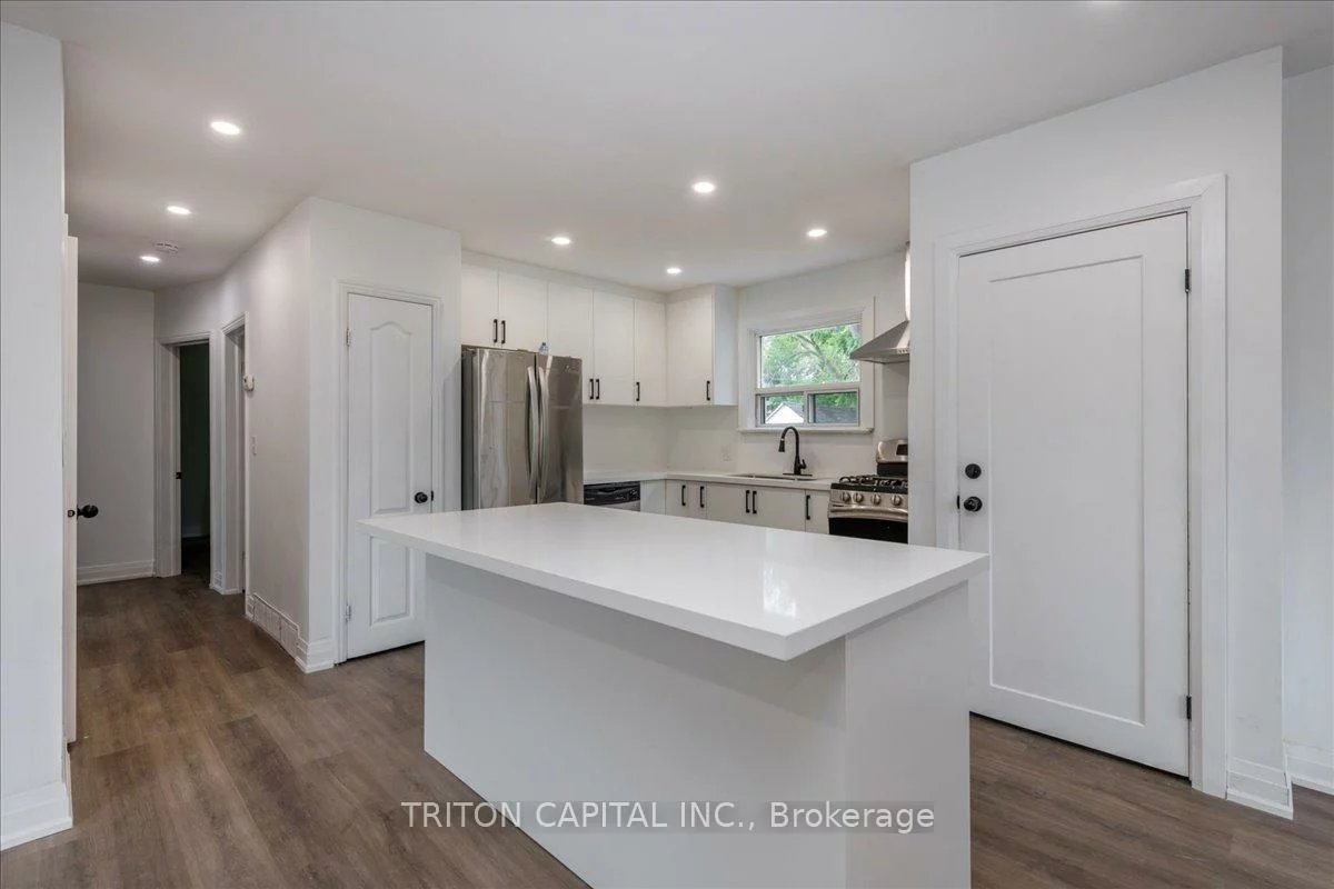 54, Henry, Lakeshore, Barrie