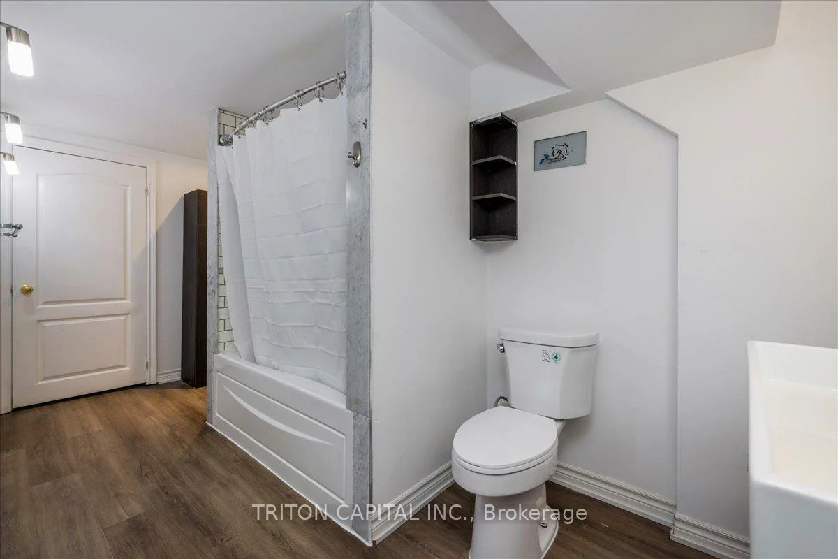 54, Henry, Lakeshore, Barrie