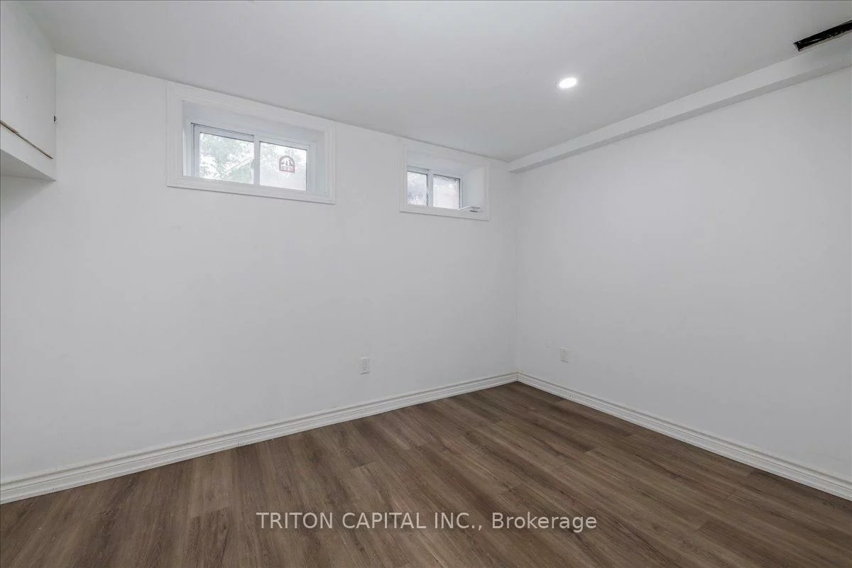 54, Henry, Lakeshore, Barrie