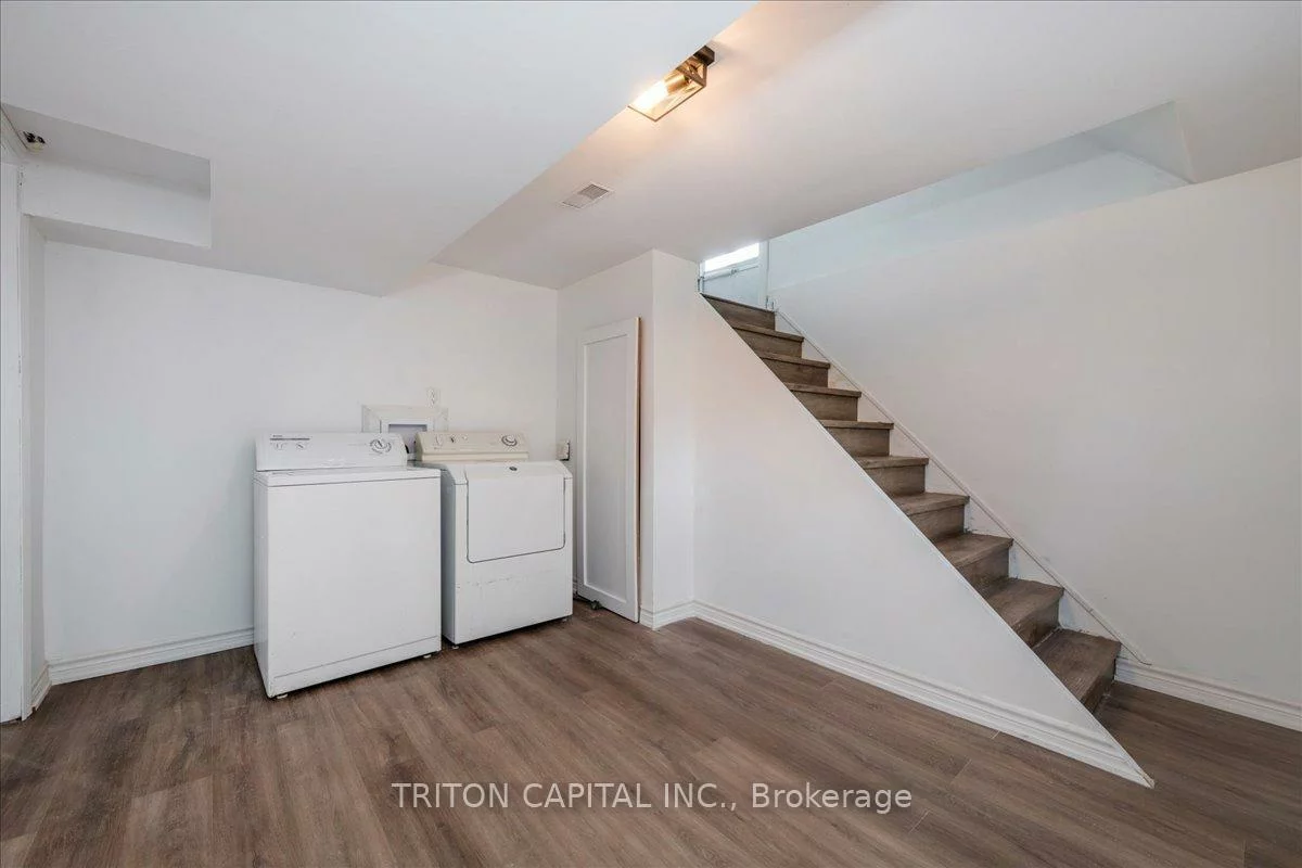 54, Henry, Lakeshore, Barrie