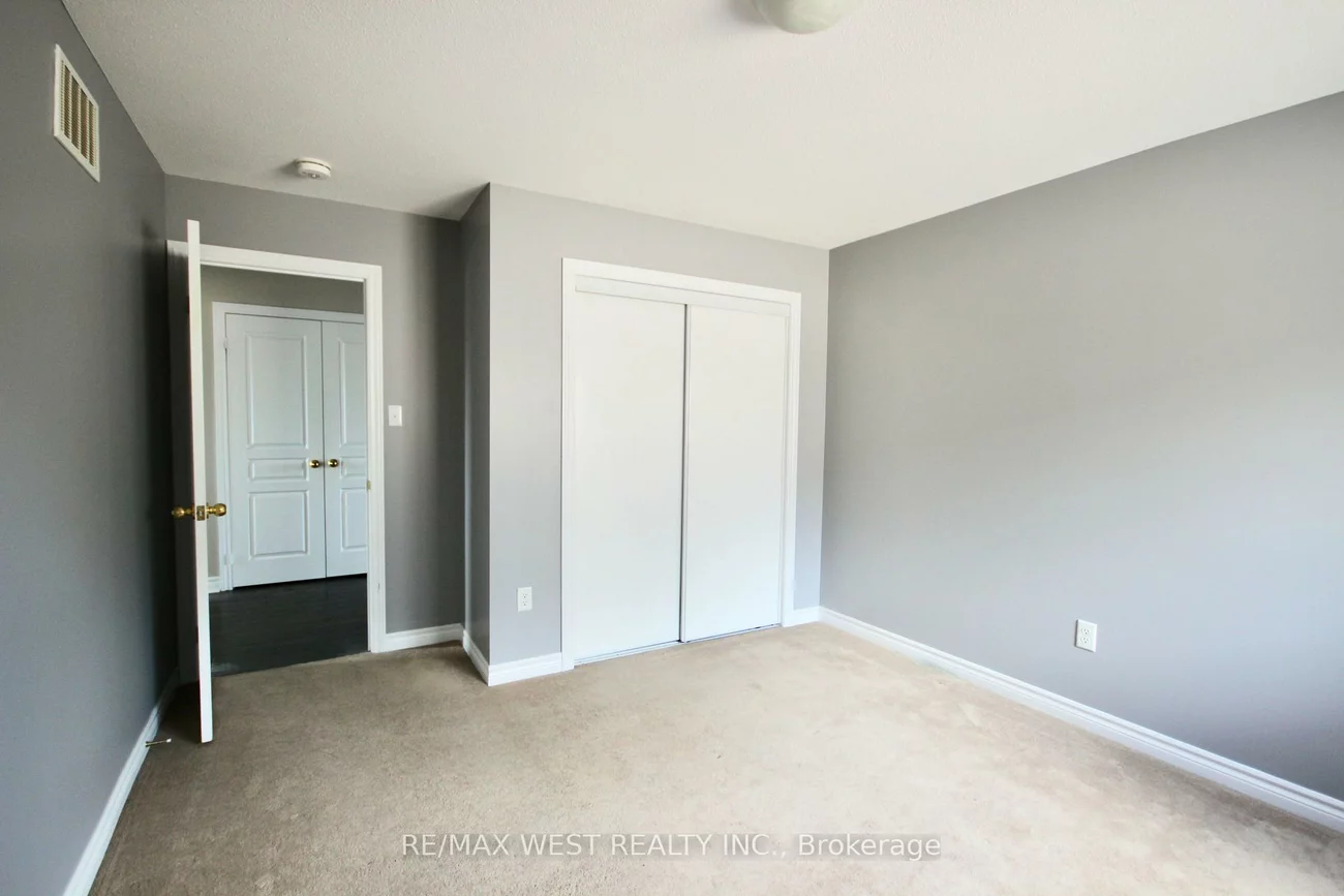 152, The Queensway, Innis-Shore, Barrie