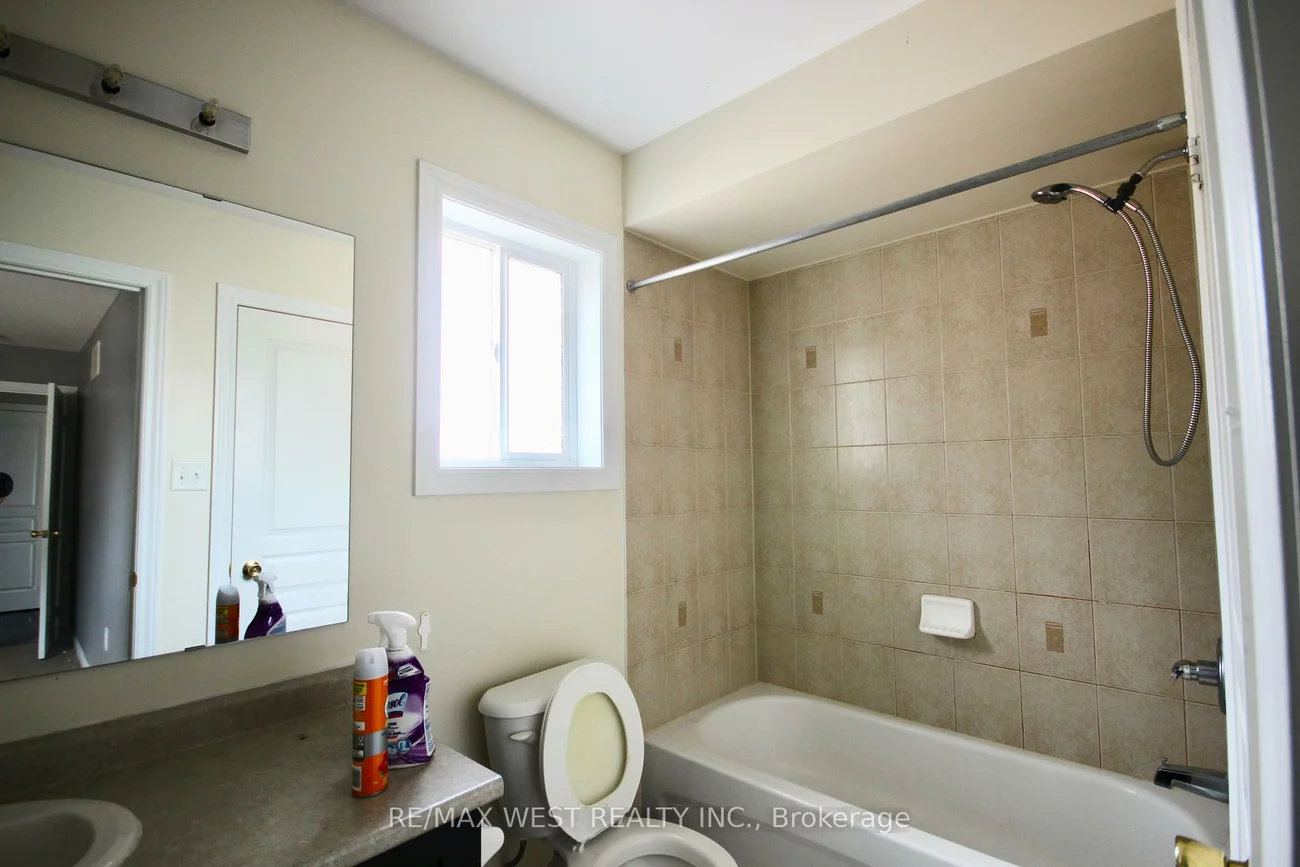 152, The Queensway, Innis-Shore, Barrie