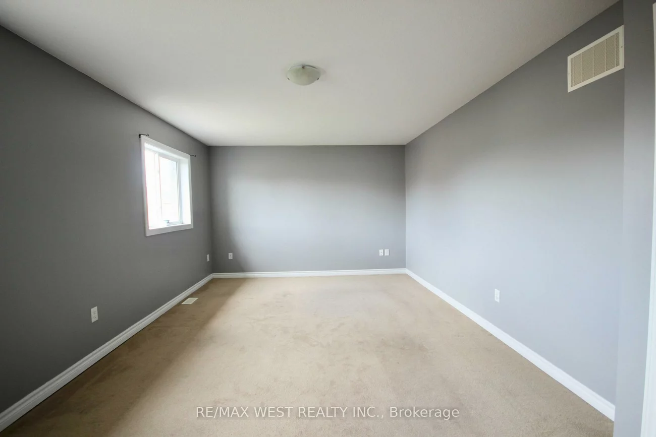 152, The Queensway, Innis-Shore, Barrie