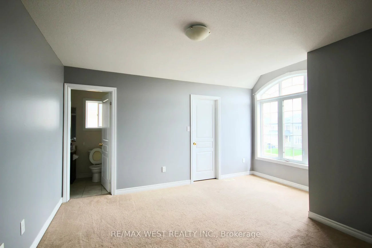 152, The Queensway, Innis-Shore, Barrie