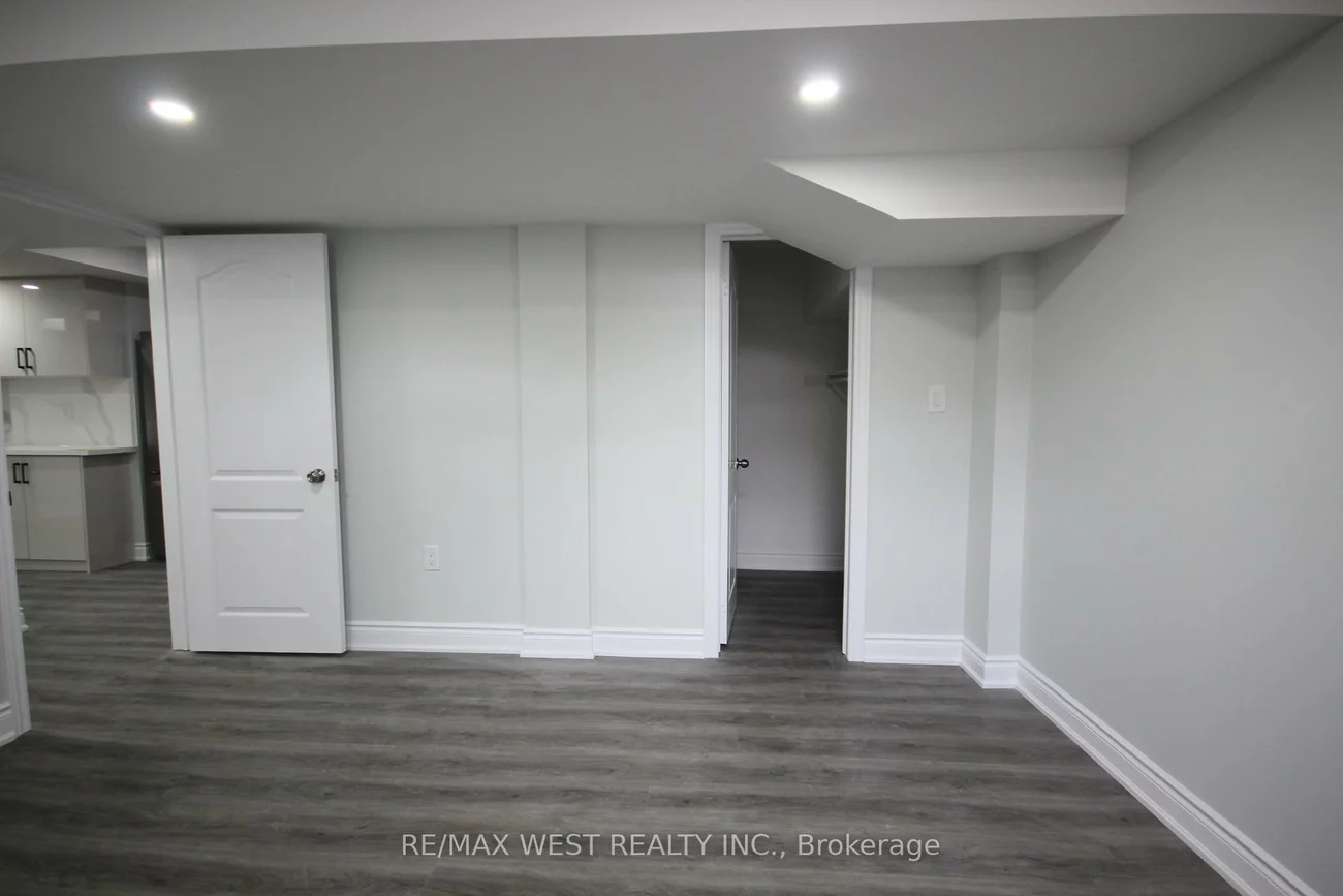 152, Queensway, Innis-Shore, Barrie
