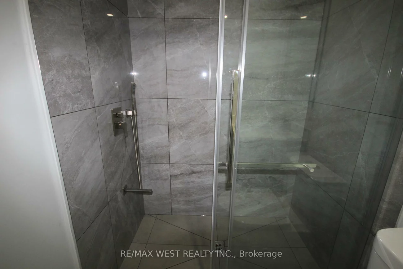 152, Queensway, Innis-Shore, Barrie