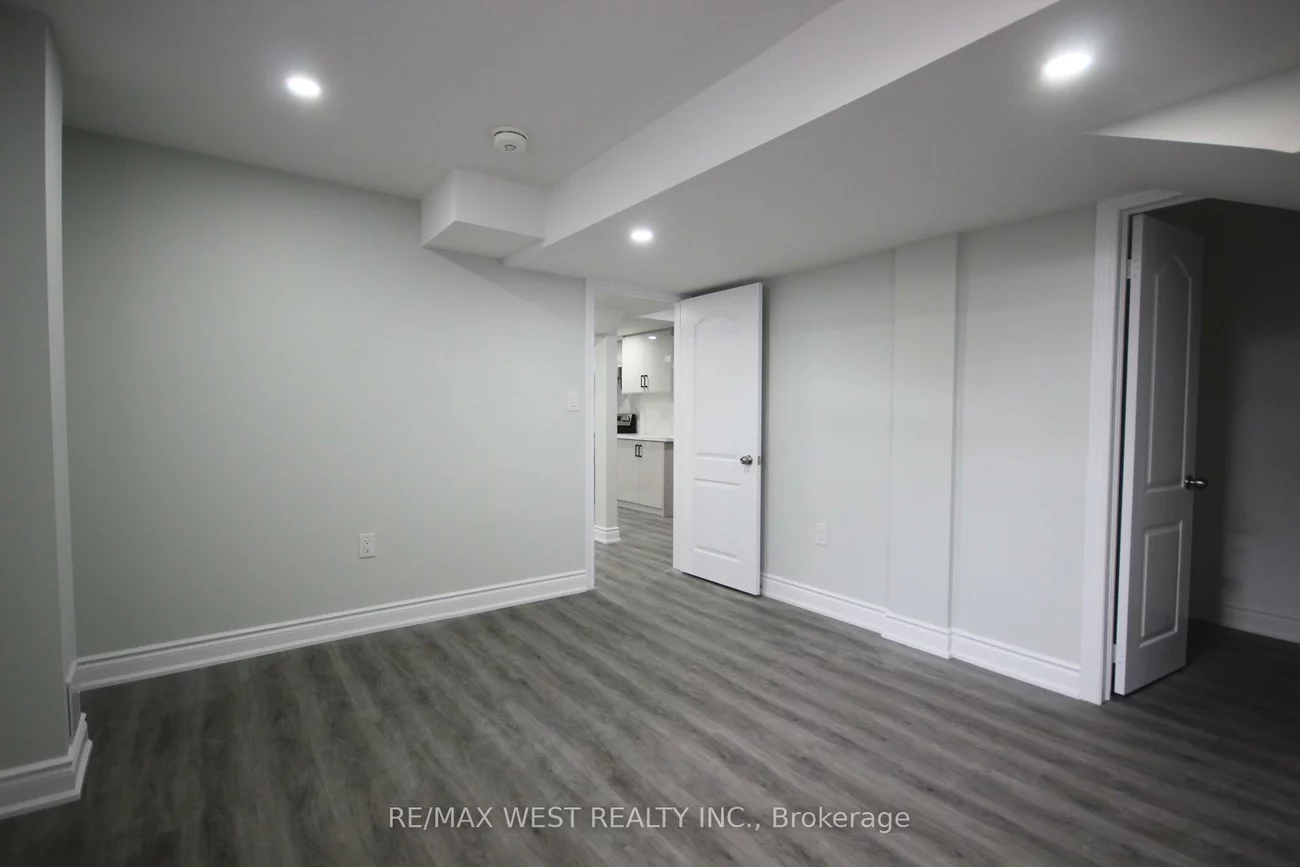 152, Queensway, Innis-Shore, Barrie