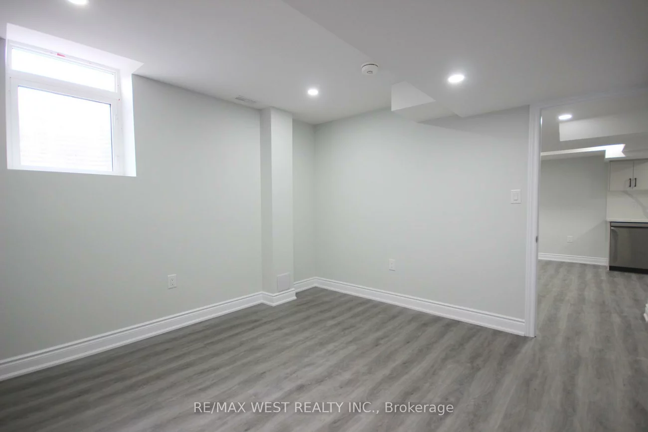 152, Queensway, Innis-Shore, Barrie