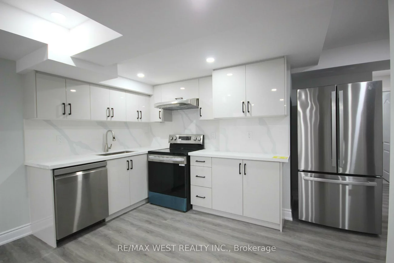 152, Queensway, Innis-Shore, Barrie