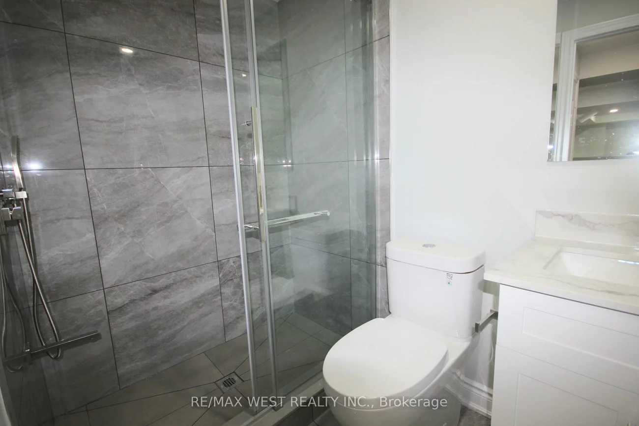 152, Queensway, Innis-Shore, Barrie