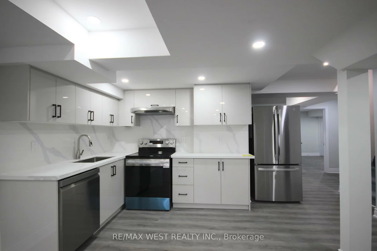 152, Queensway, Innis-Shore, Barrie