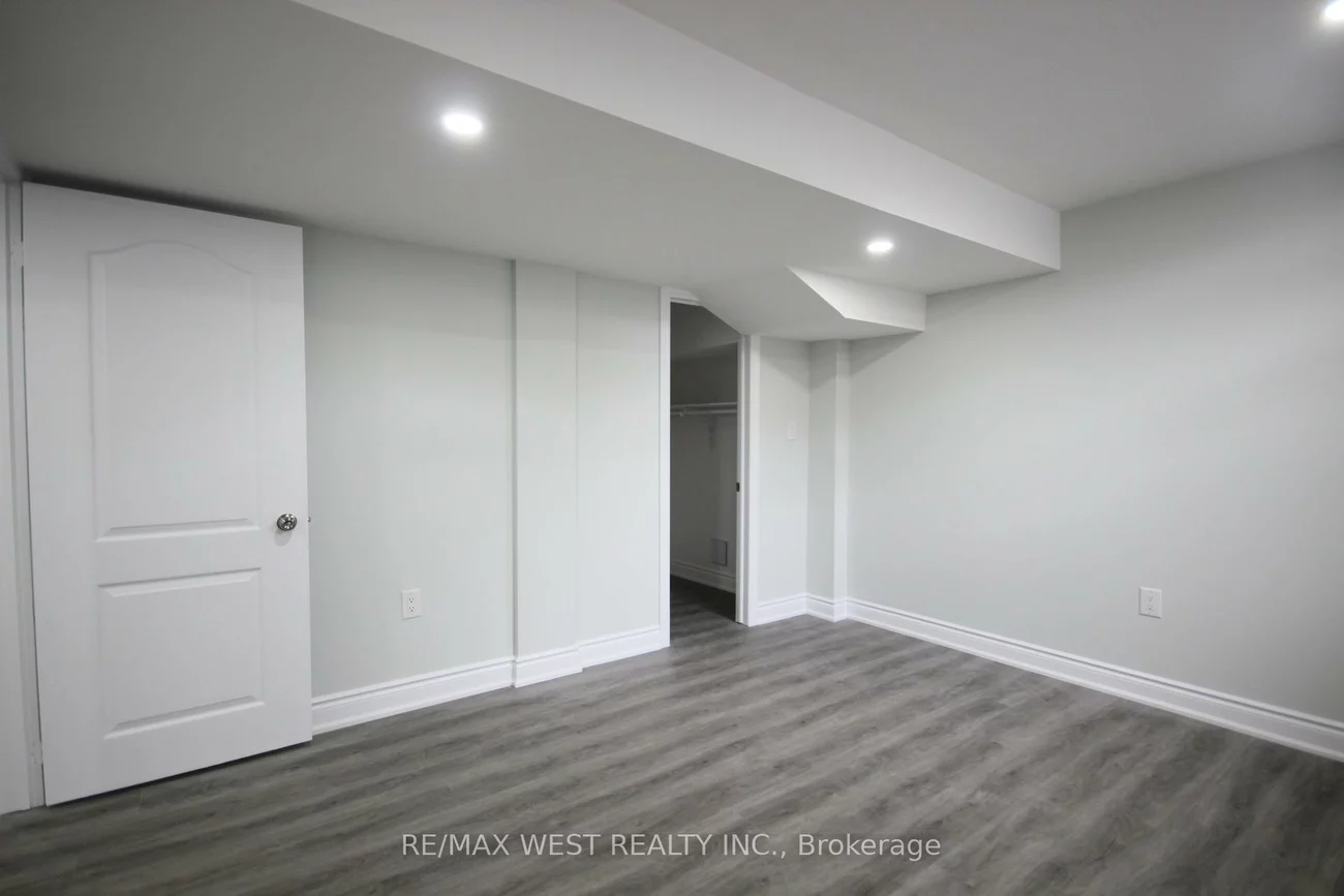 152, Queensway, Innis-Shore, Barrie