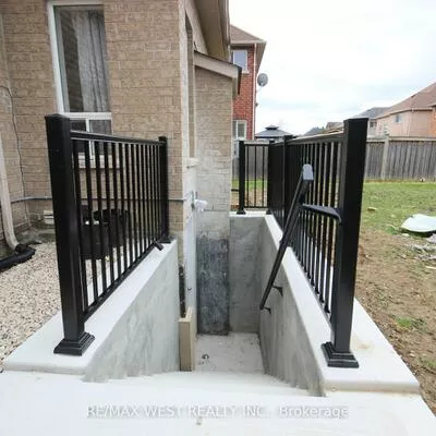 152, Queensway, Innis-Shore, Barrie