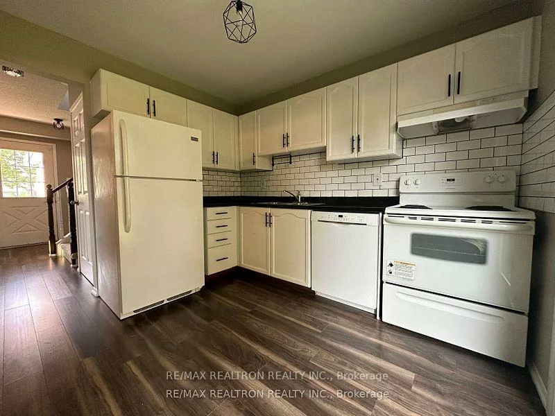 39, Copeman, Painswick North, Barrie