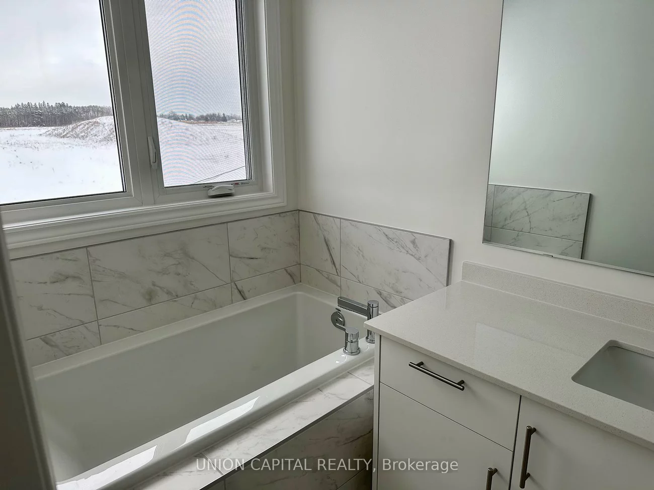 25, Greer, Painswick South, Barrie