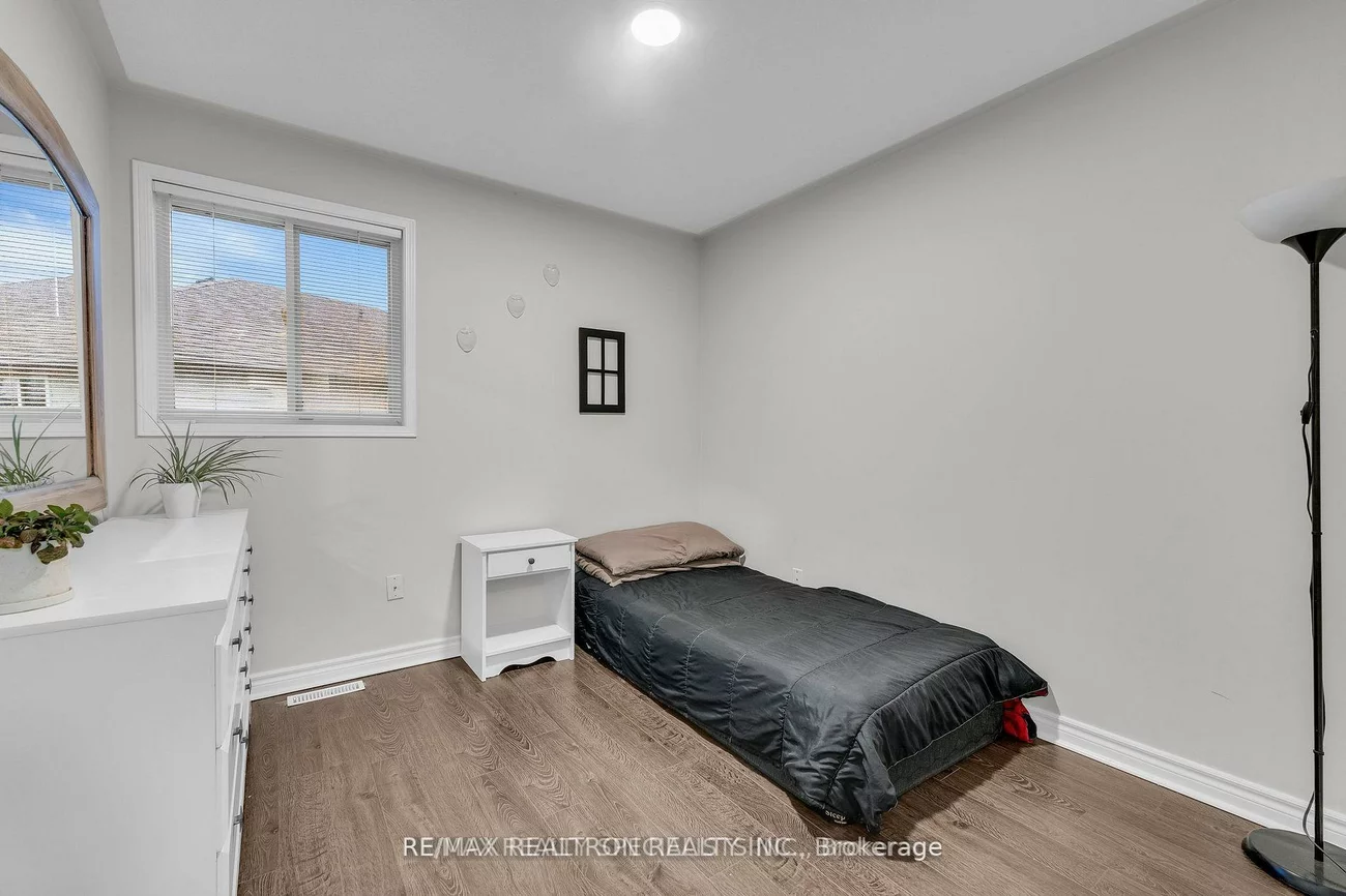 7, Margaret, East Bayfield, Barrie
